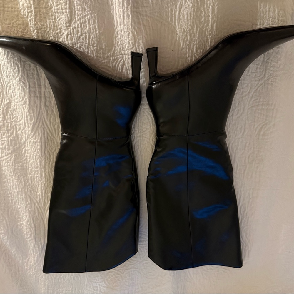 Steve Madden black boots